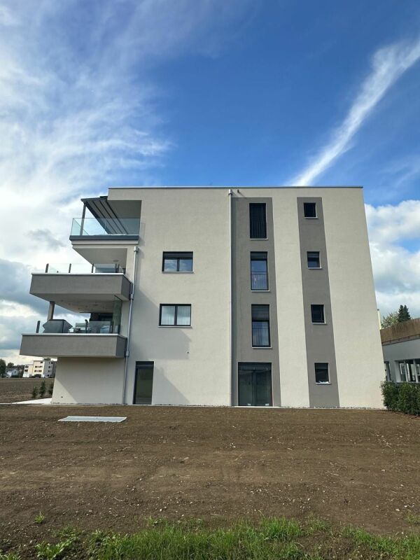 Moderne 4.5 Zimmer Wohnung im EG - Bild 4