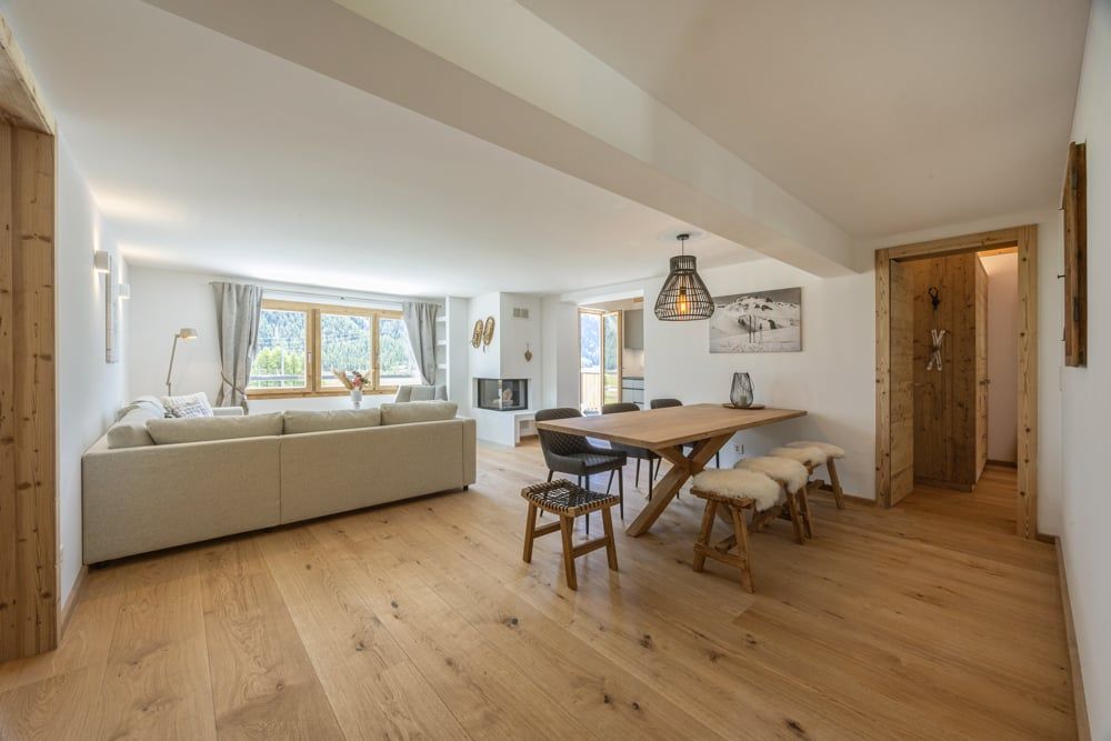 Luxuriöse 4.5-Zimmer-Wohnung im 1. OG - Erstbezug -  Bild 1