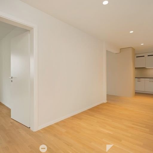 4.5-Zimmer-Wohnung mit vier Balkone im Zentrum von Biel zu vermieten - 21251.2022 corridor