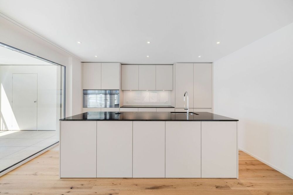 WO DIE SONNE ZU HAUSE IST: STILVOLLE 4.5-ZIMMER-WOHNUNG AN RUHIGER LAGE -  Bild 4
