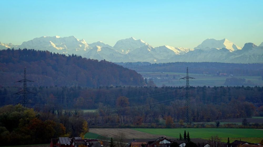 4½-Zimmer-Terrassenhaus mit Aussicht auf Alpen und Aarelandschaft - Bild 8