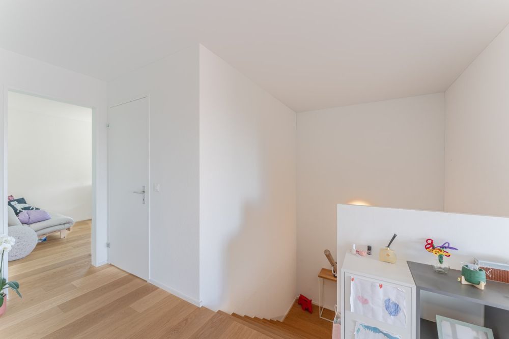 Exklusive 4½ Zimmer-Minergie-Maisonette-Wohnung an familienfreundlicher Lage mit gemütlichem Garten -  Bild 11