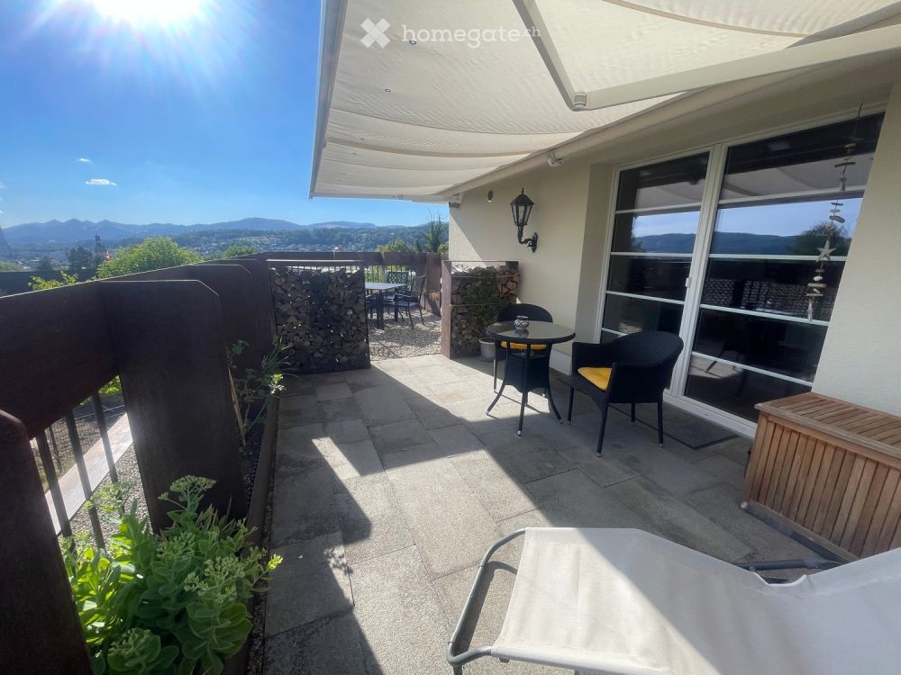 Exklusiver 3.5-Zimmer-Eckhausteil über drei Etagen mit Galerie, Garten und Terrasse, inkl. Garage -  Bild 3