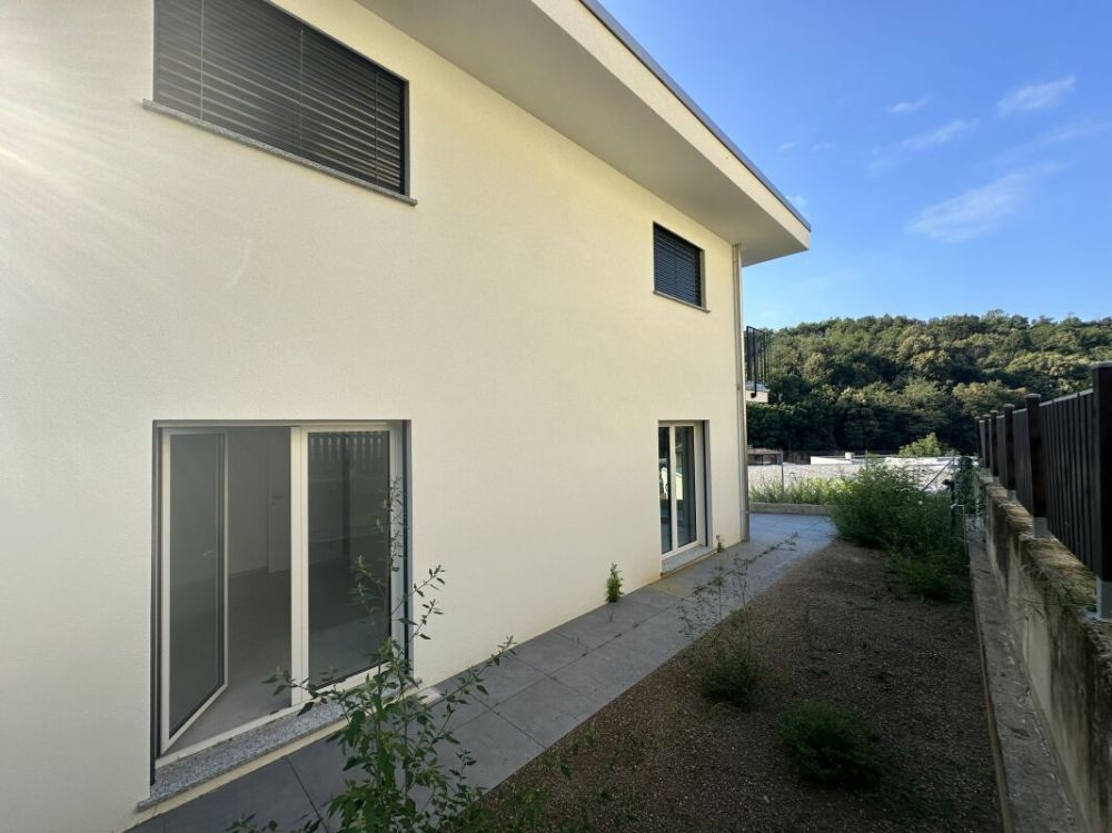 Neue und moderne 3.5-Zimmer-Wohnung mit eigenem Garten und Terrasse in Mendrisio Arzo -  Bild 12