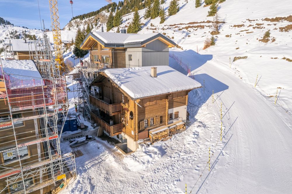 Historisches Drei-Parteien-Chalet direkt an der Trainerpiste Alpenrose - Bild 2