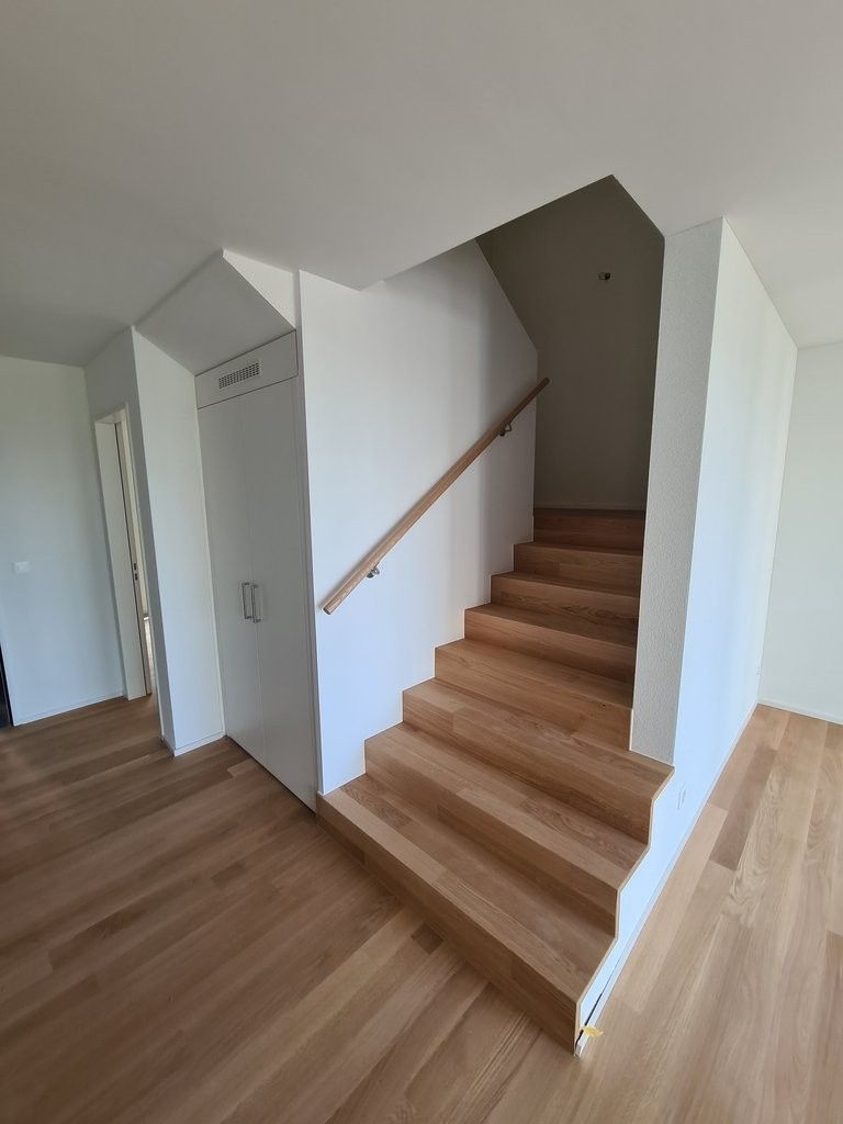 Moderne 5.5-Zimmer-Maisonette-Wohnung mit Aussicht in Hirzel - 20240606_083308.jpg