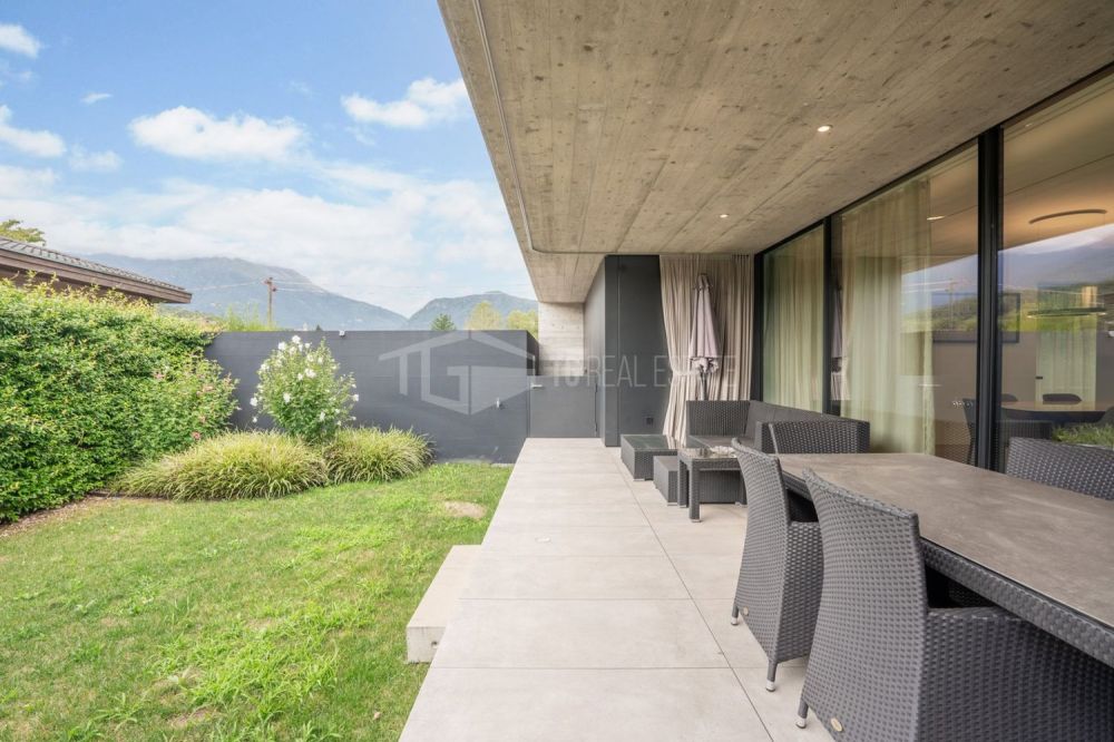 ELEGANTE MODERNE VILLA IM GRÜNEN -  Bild 12