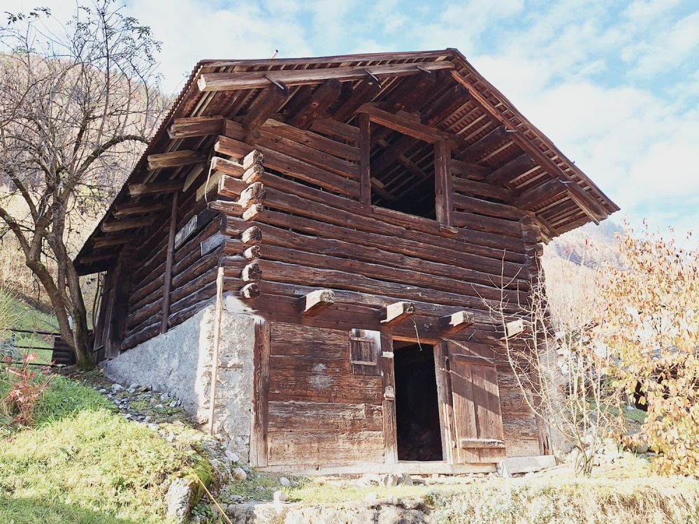 Upcycling im Glarnerland – seltene Gelegenheit – Liebhaber*in-Objekt - Bild 1