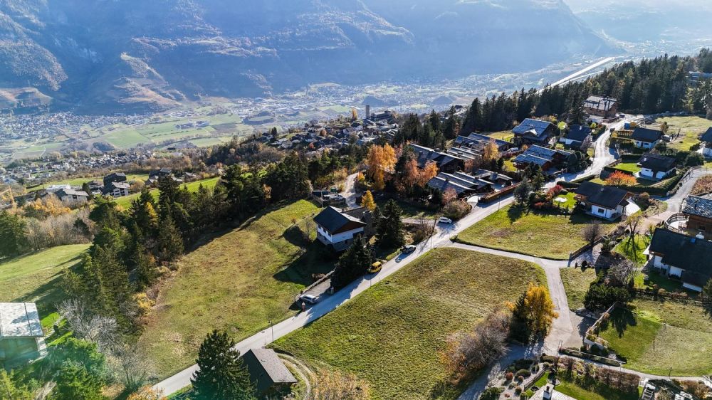 Luxuriöses Chalet mit 4,5 Zimmern in Crans-Montana auf Plan (mit Baugenehmigung) -  Bild 8