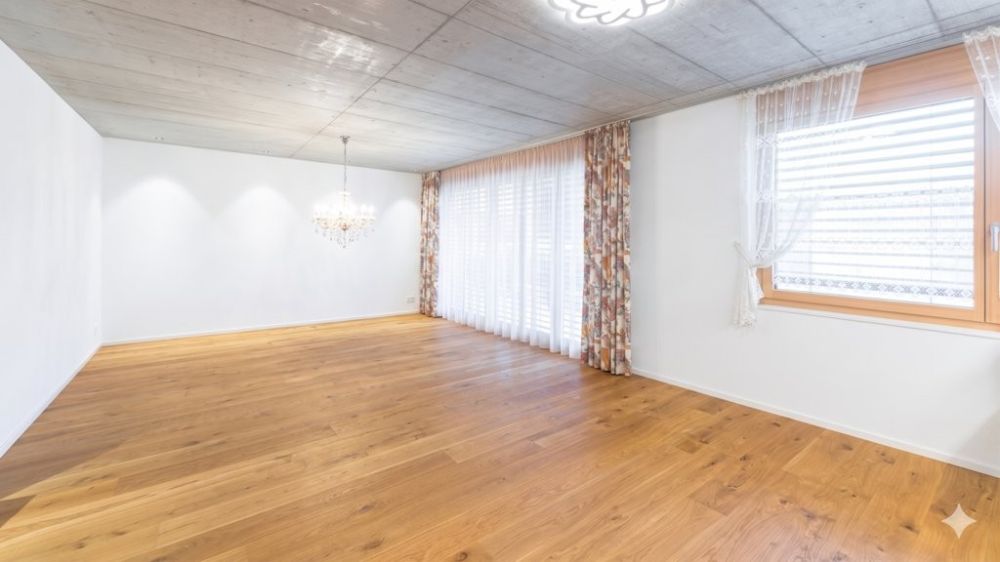 GEMÜTLICHE UND GROSSZÜGIGE 3.5 ZIMMER-WOHNUNG IN REBSTEIN -  Bild 5