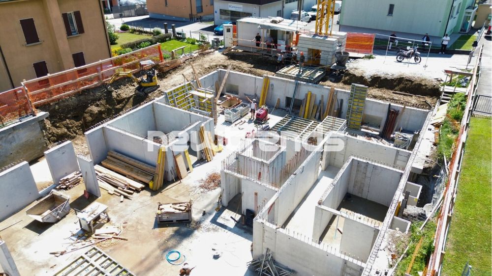 Rivera, 2,5 locaux de nouvelle construction en position stratégique - Drone 2