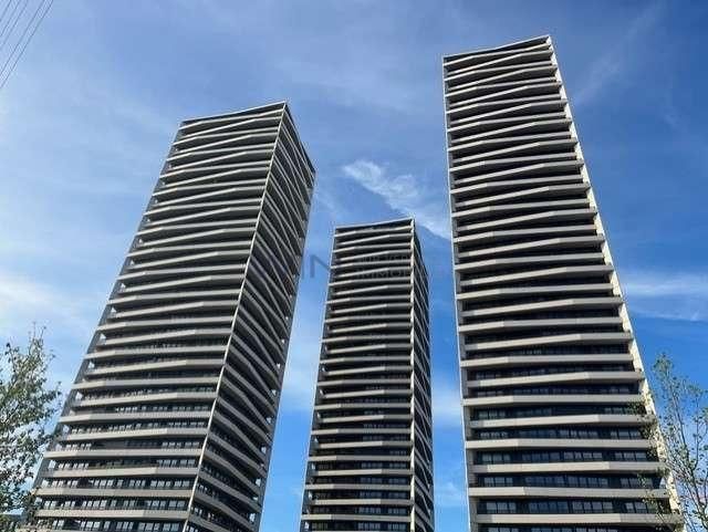 Wohnen auf Top-Niveau: Luxus im 13. Stock - Appartement 2.5 pièces - image - 1