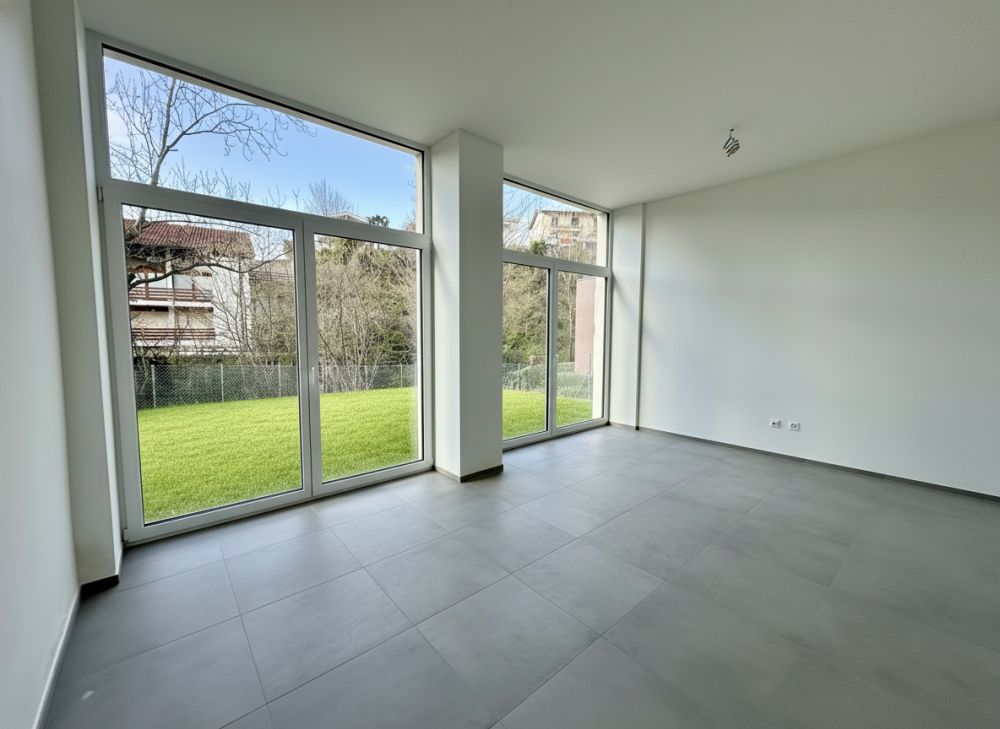 Lugano-Cadro: Casa moderna e funzionale immersa nel verde -  Bild 7