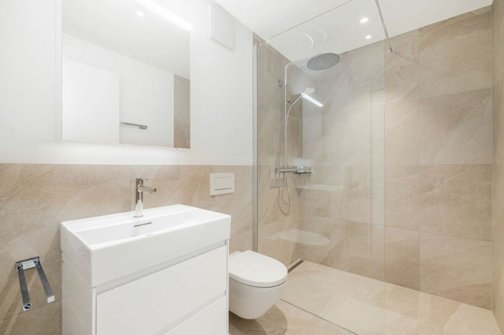 WO DIE SONNE ZU HAUSE IST: STILVOLLE 4.5-ZIMMER-WOHNUNG AN RUHIGER LAGE -  Bild 5