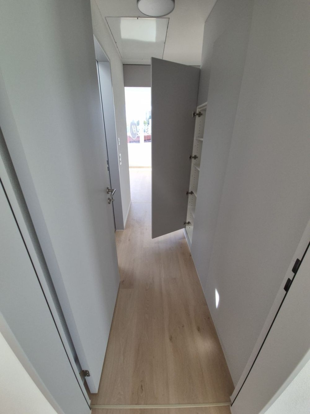 Exklusive Neubau 4.5 Zimmer Attikawohnung mit 2 Balkonen -  Bild 7