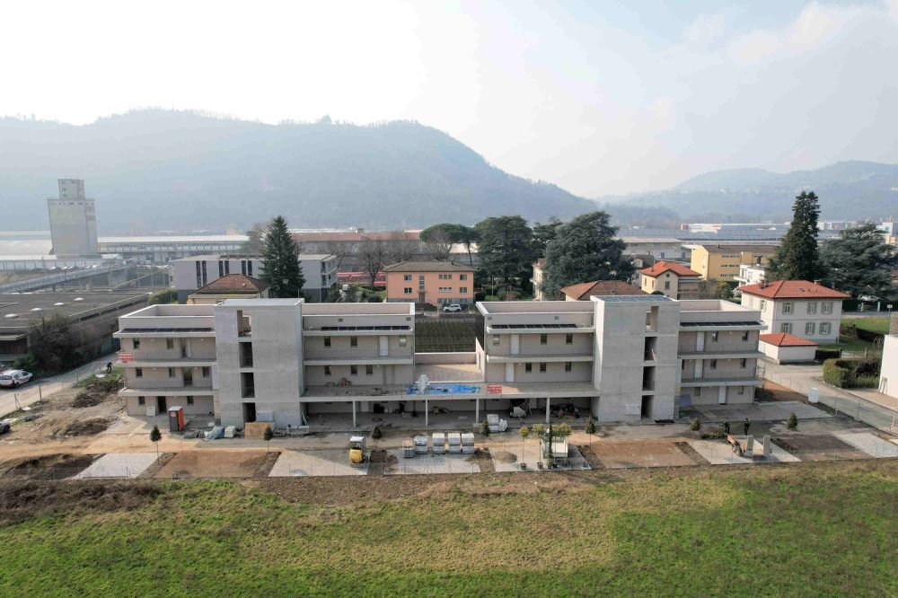 Nuovo appartamento con grande terrazza in zona comoda e strategica -  Bild 2