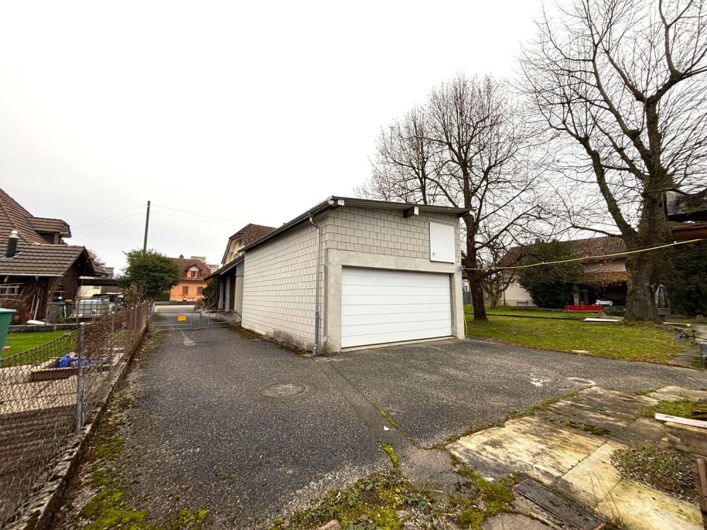 Zentrales Entwicklungsgrundstück in Wohnzone W2 mit 1323 m² - Foto Zugang Schönenwerderstrasse, Parzelle 1826