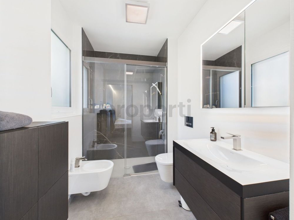 Bellissimo appartamento di 3,5 locali a Pazzallo, TI - Image 6