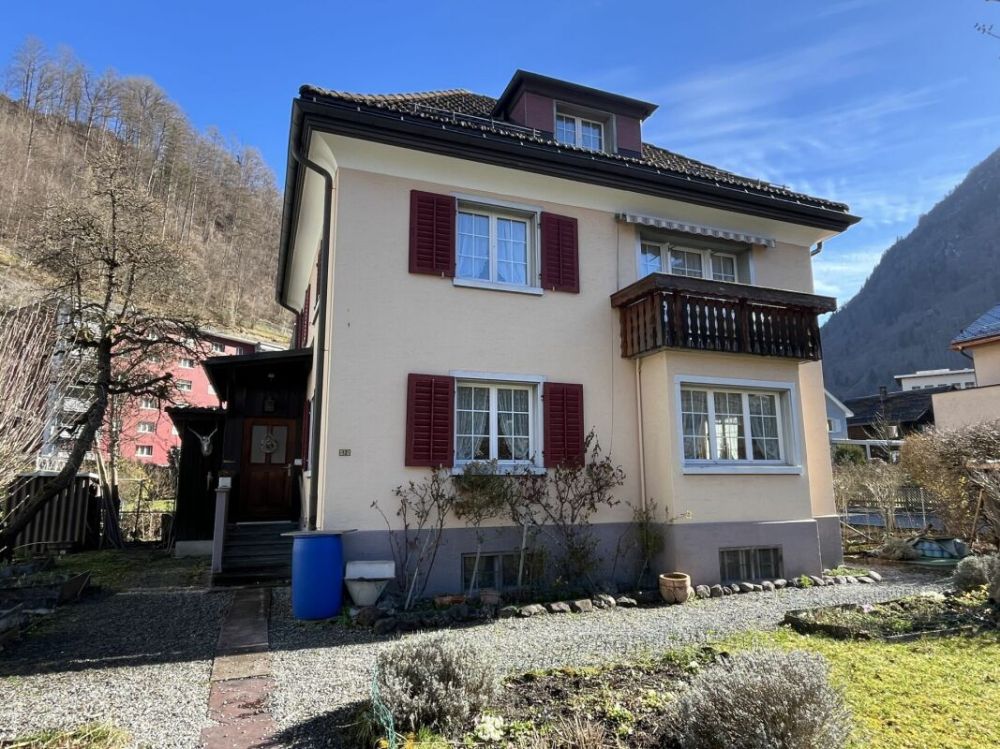 Freistehendes 5.5-Zimmer-Einfamilienhaus mit grossem Garten und Garage -  Bild 3