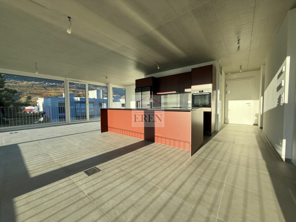 Superbe attique 4 pièces avec façades vitrées et grand balcon-terrasse panoramique de 45 m2 - Attique neuf à vendre à Conthey