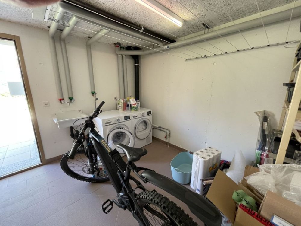 Alpji neue 2.5 Zimmerwohnung in einem der ältesten Weiler Hohnegg oberhalb Saas-Fee. Sportlicher Zugang vom Dorfzentrum, der Lomatte oder Wildi. Mit dem E-bike ganzjährig erreichbar. -  Bild 9