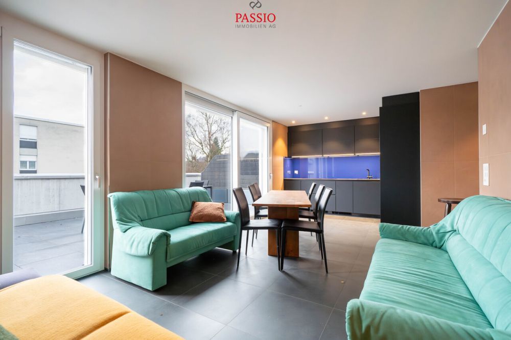 Neuwertige 2.5-Zimmer-Attikawohnung in gehobenem Ausbaustandard - Bild 1