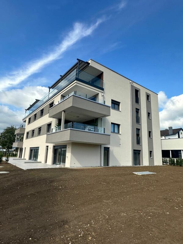 Moderne 4.5 Zimmer Wohnung im EG - Bild 3