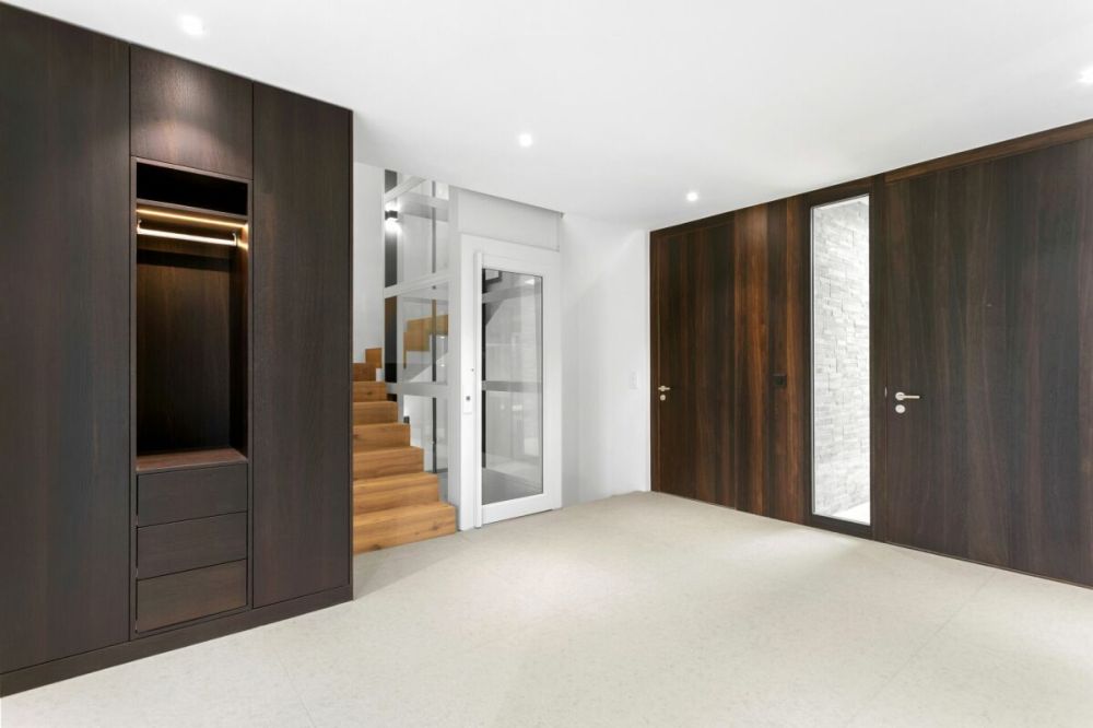 Exklusive Neubau-Villa mit Dachterrasse, Lift und luxuriösem Indoor-Outdoor-Living - Bild 4