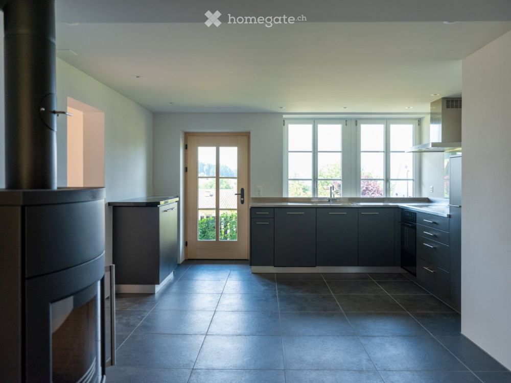 Neue moderne 2.5 Zi. Wohnung mit Charme in Bauernhaus im EG -  Bild 3