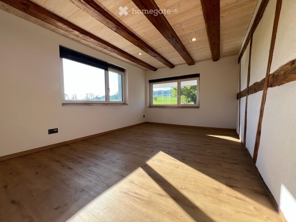 Lichtdurchfluteter Traum-Altbau 2024 60 m² Wellness-Schlafzimmer mit Sauna  in Hugelshofen -  Bild 11