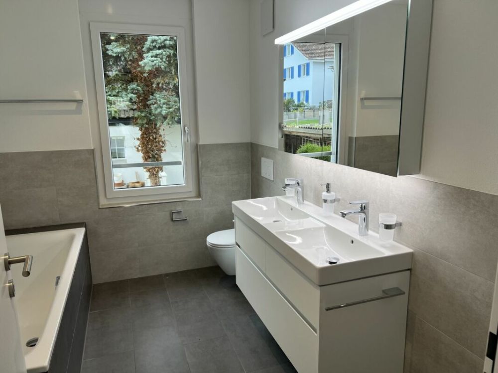 Überbauung Sonnmatt: Wg. C 2.1  (2. Wohnsitzbewilligung) - Badezimmer