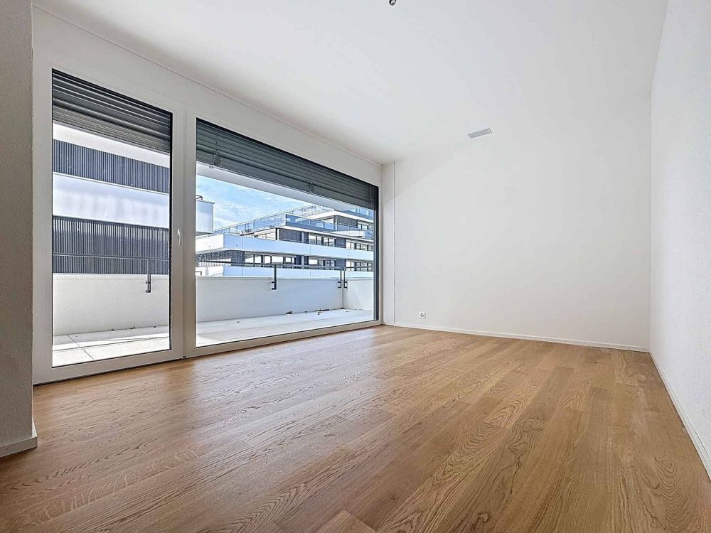 Luxuriöse 4.5-Zimmer-Wohnung mit Balkon, neu -  Bild 6