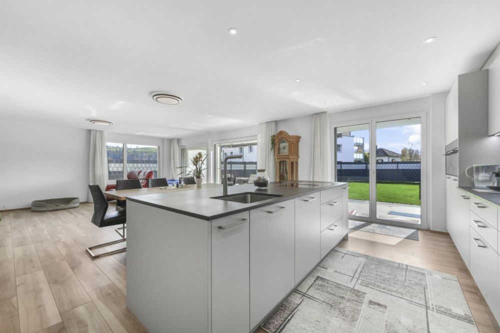 Modernes Wohnglück mit Charme - Ihr neues Zuhause im Grünen  von Bütschwil - Bild 1