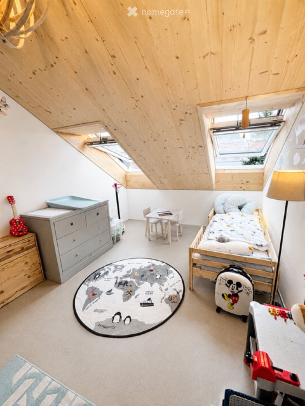 Moderne 4.5-Zimmer-Dachwohnung mit Weitblick -  Bild 2