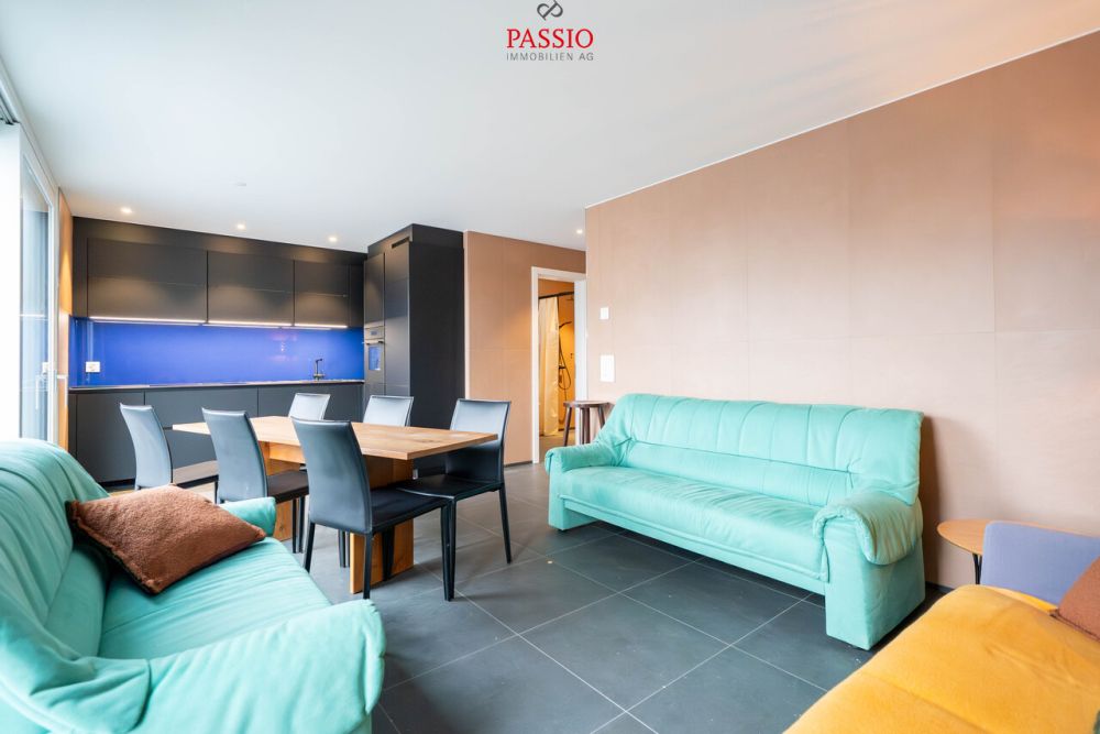 Neuwertige 2.5-Zimmer-Attikawohnung in gehobenem Ausbaustandard - Bild 2