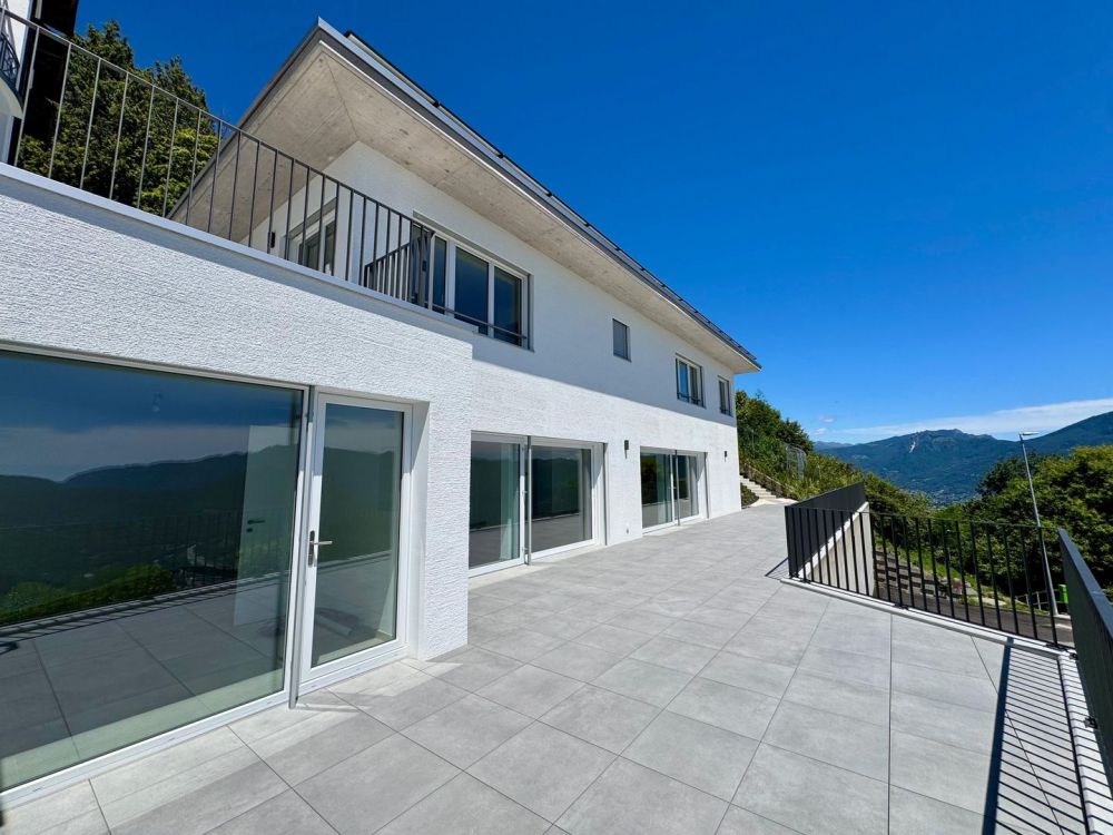 Cademario – Exklusive Villa mit Pool und spektakulärer Seesicht -  Bild 1