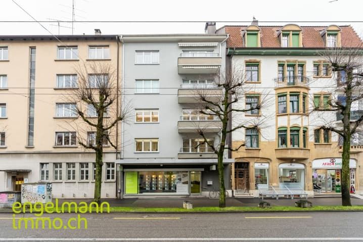 Wohn- und Gewerbeliegenschaft / Immeuble résidentiel et commercial -  Bild 1