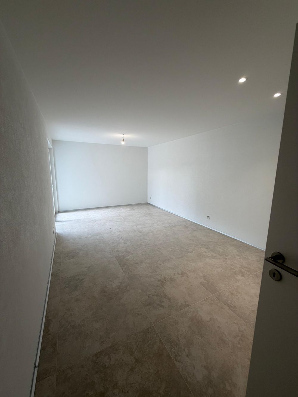 Nouvelle construction ! Magnifique appartement de 4,5 pce, avec jardin,  situé en rez-de-Chaussée -  Bild 3