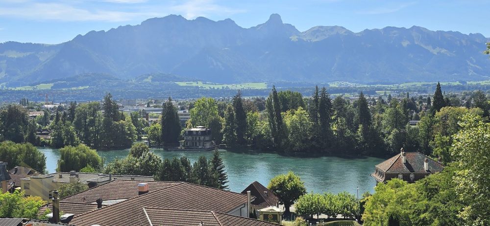 Exklusives Wohnen für junge Luxusliebhaber ? ALLES ANDERS ALS 08/15 - Aussicht von den Panoramadachfenstern aus