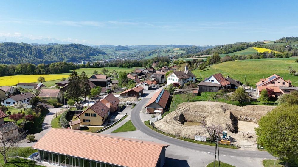 Moderne Villa mit 5.5 Zimmern und großem privatem Garten in Bussy-sur-Moudon -  Bild 1