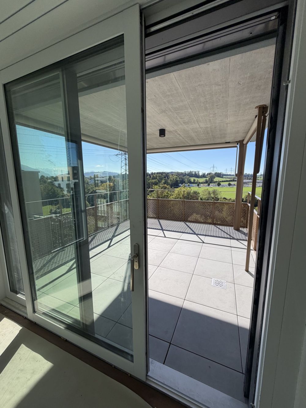 Freier Blick zur Lorze Stilvoll wohnen in der 6. Etage -  Bild 10
