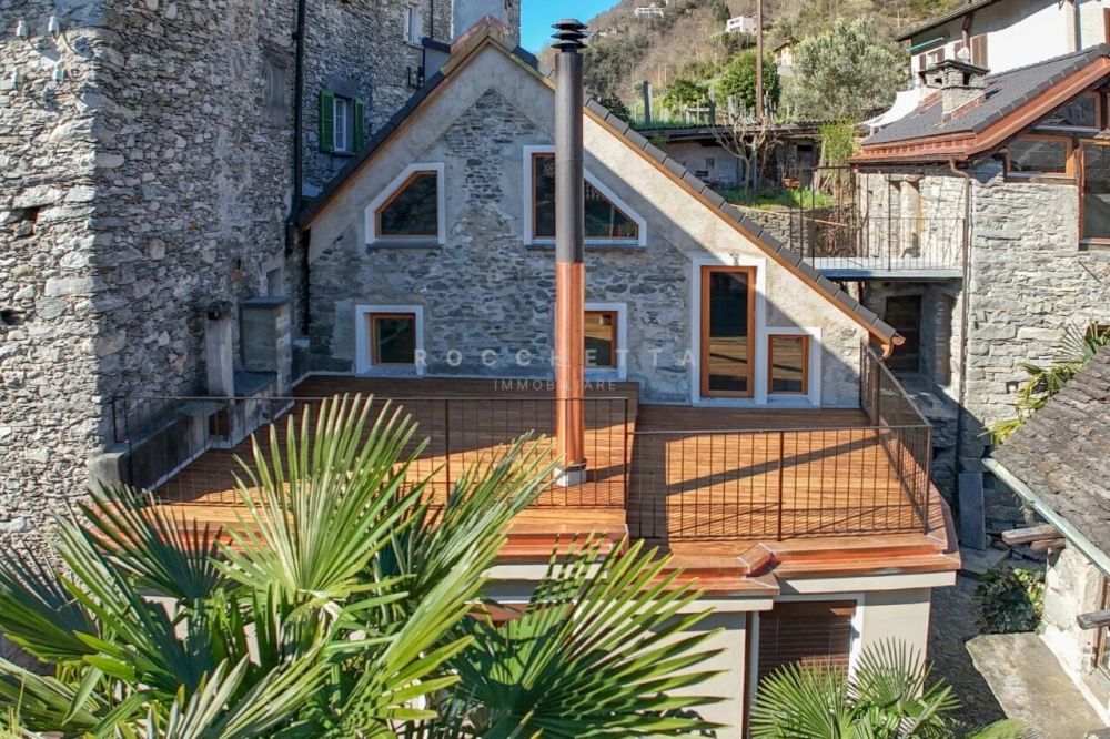 Caratteristica casa interamente ristrutturata con grande locale hobby -  Bild 1