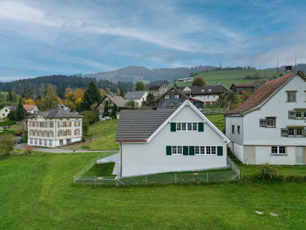 Moderner Neubau inmitten der Appenzeller Hügellandschaft - Nord-Ansicht