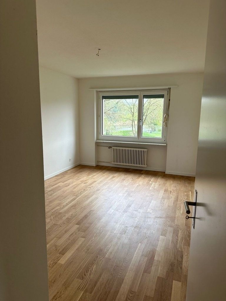 Sanierte 4.0-Zimmerwohnung an guter Lage in Dietikon - PHOTO-2026-04-15-13-28-06.jpg