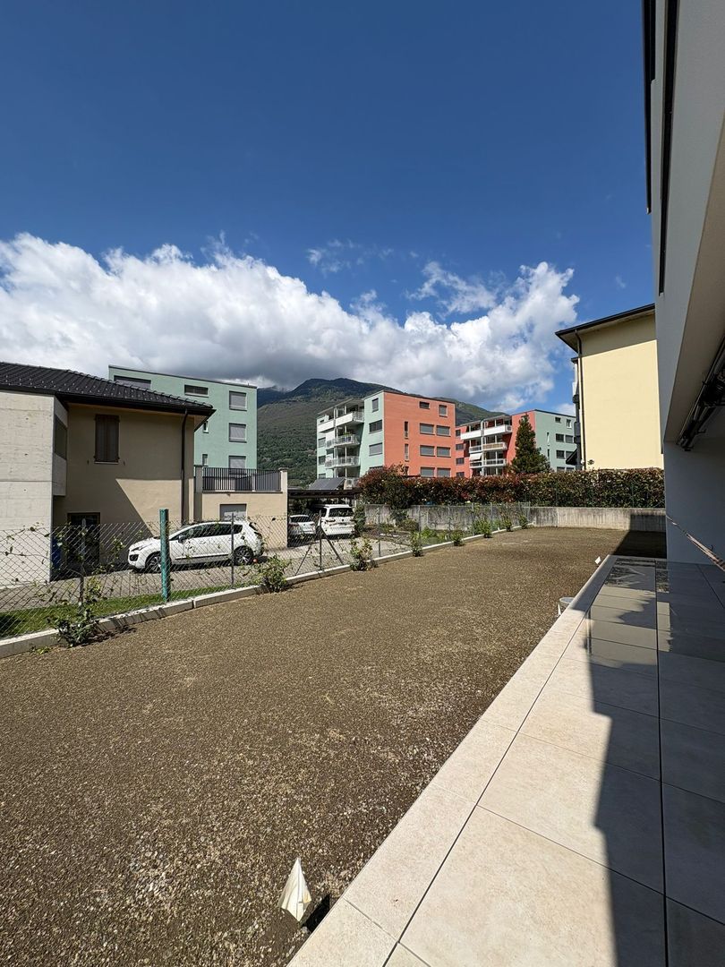 Elegante appartamento di 4.5 locali con giardino privato a Giubiasco -  Bild 5