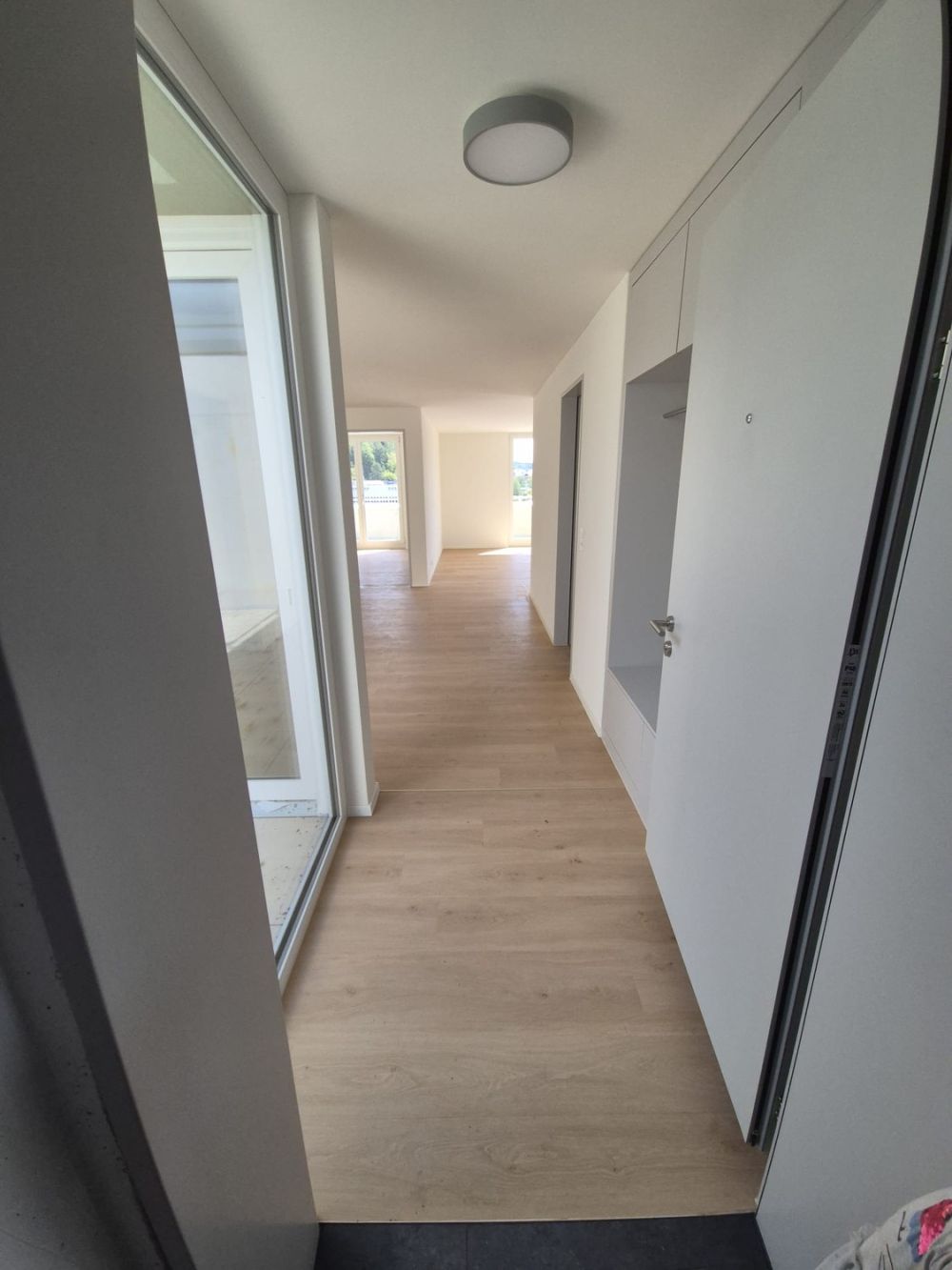 Exklusive Neubau 4.5 Zimmer Attikawohnung mit 2 Balkonen -  Bild 1