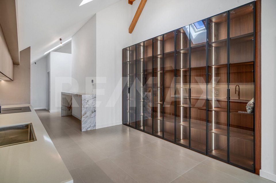 Accès privatif par ascenseur; Dernier étage; 4.5p 135 m²; Jardin 103 m² à Vallamand -  Bild 1