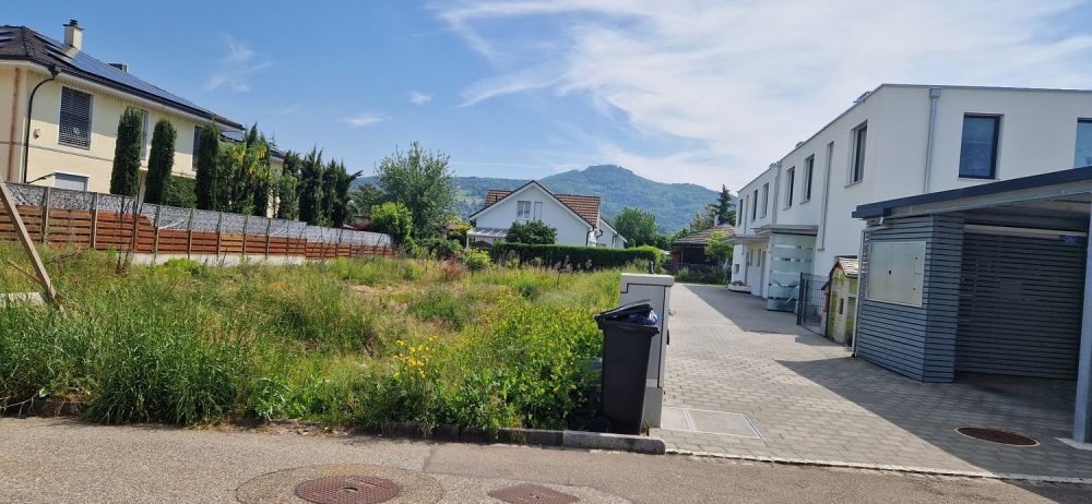 Modernes 5.5-Zimmer-Doppeleinfamilienhaus in ruhiger Lage von Aesch - Bild 1