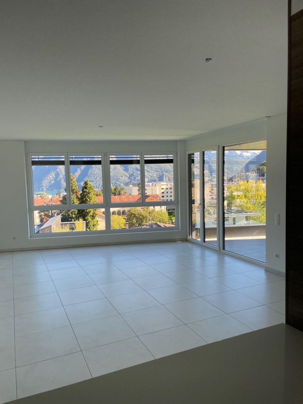 RESIDENZA SANROCCO A LUGANO - AFFITTASI 3.5 locali con vista lago -  Bild 9