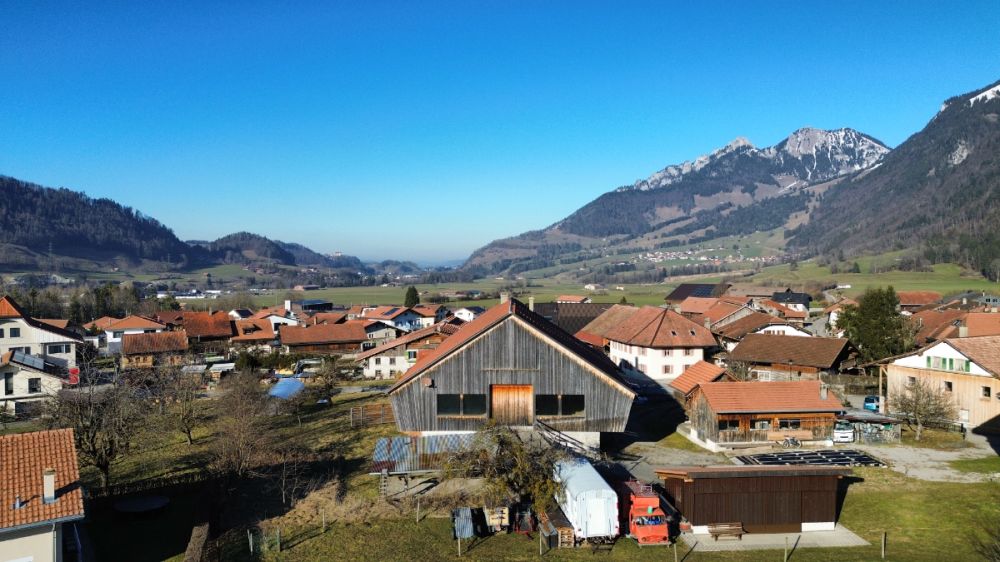 L'âme de l'ancien, le confort du neuf : appartement duplex de 4½ -  Bild 1